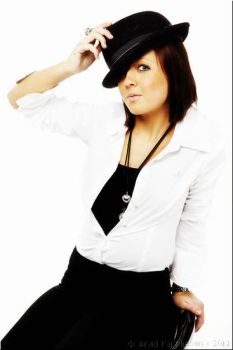110314 0209glam