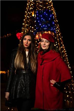 [Laura & Cristina]