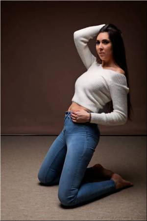 Laura 183
