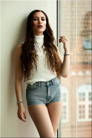 Stephanie L. 02