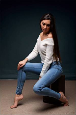 Laura 182