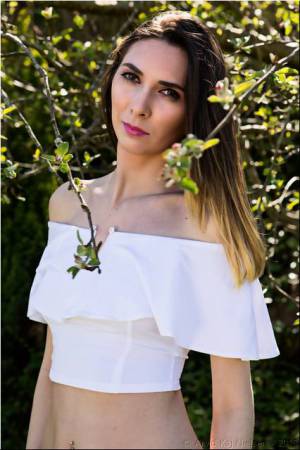Laura 43