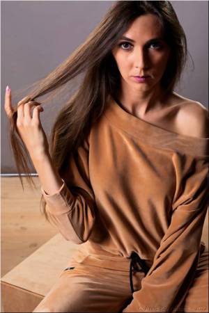 Laura 156